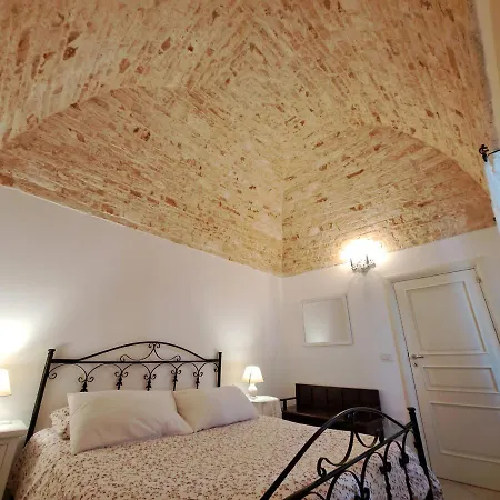 Holiday home Historich House Largo Martellotta 44 *